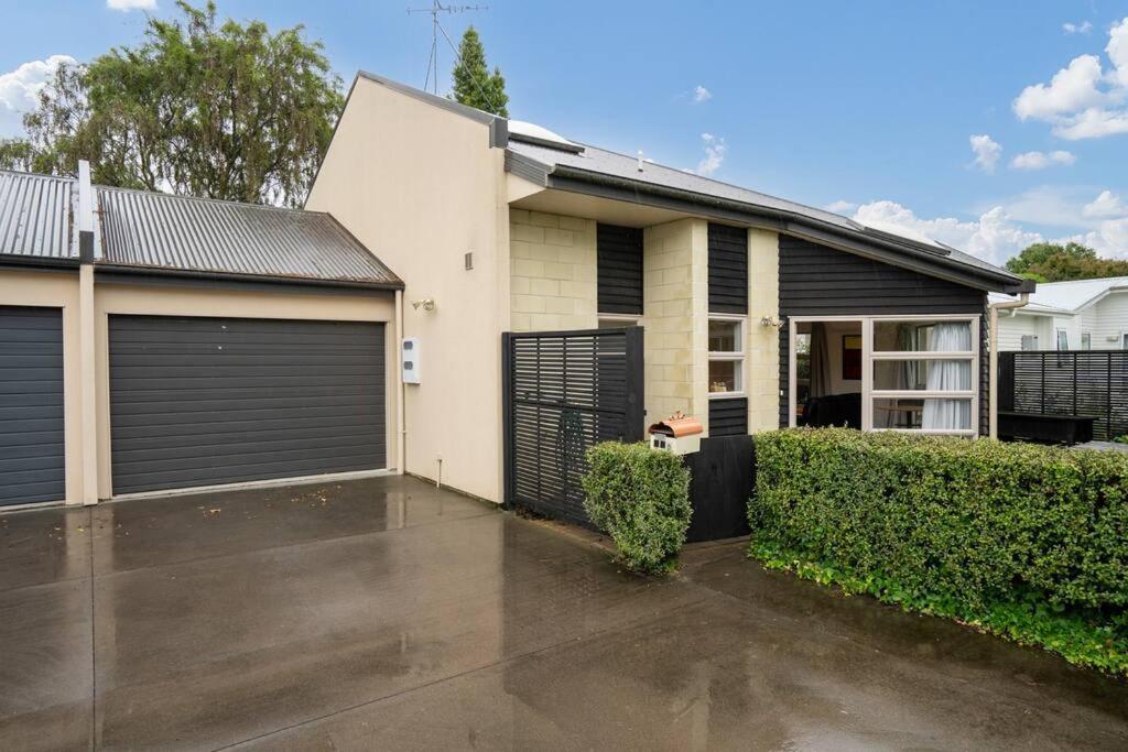 Sunny, Quiet, 2-Bedroom Unit In Fabulous Location! Cambridge Exterior foto